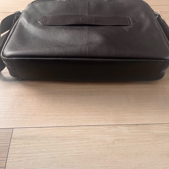 PIQUADRO ITALY MESSENGER BRIEFCASE ✨ - Picture 8 of 13